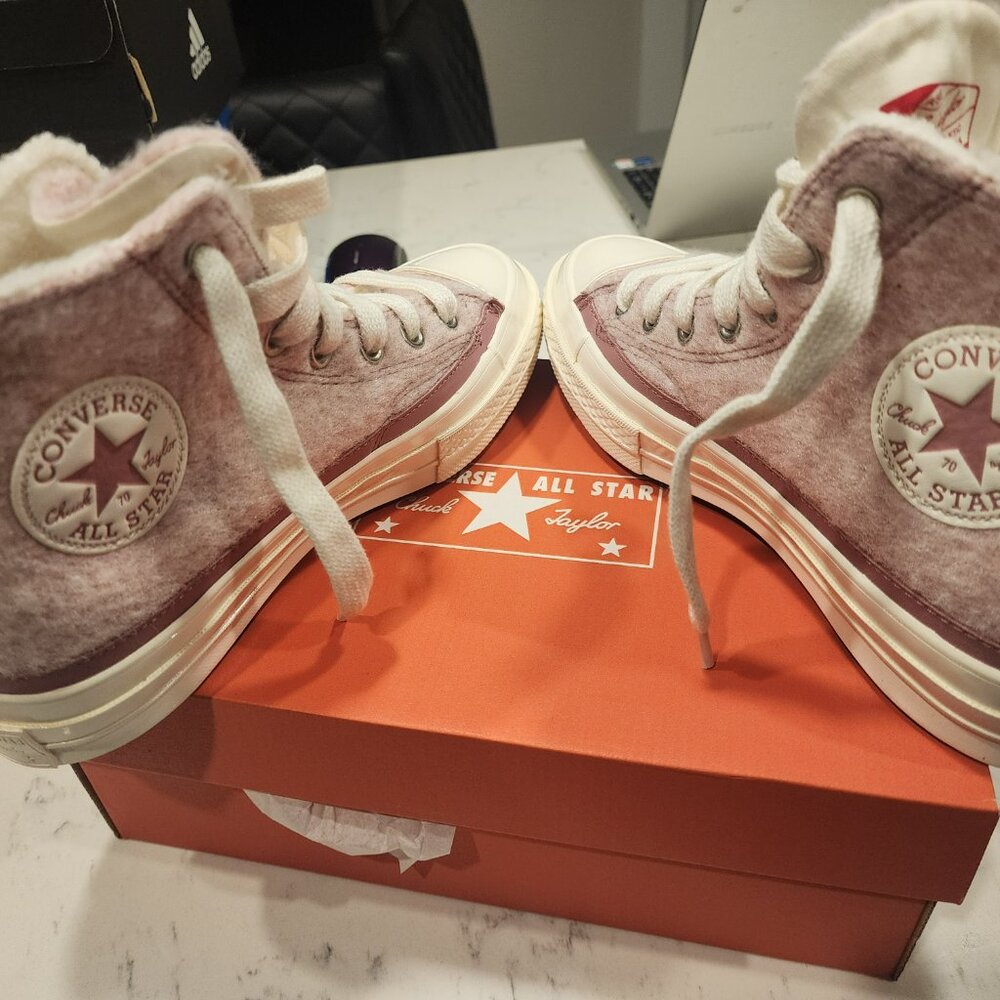Converse - Women's Chuck 70 High Top Shoes SIZE 7 PINK/WHITE NEW - Picture 4 of 7